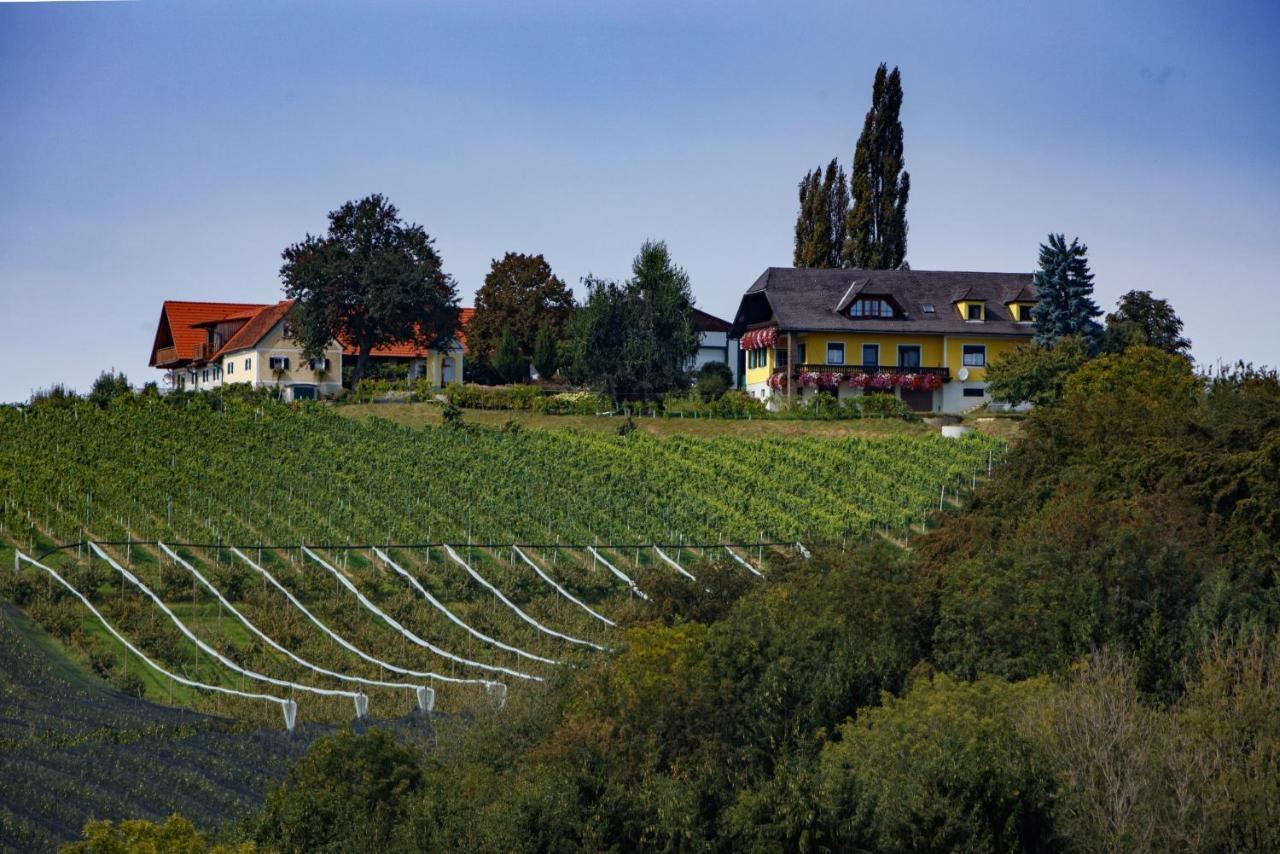 Obst & Gaestehof Brandl Hartmannsdorf Exterior photo